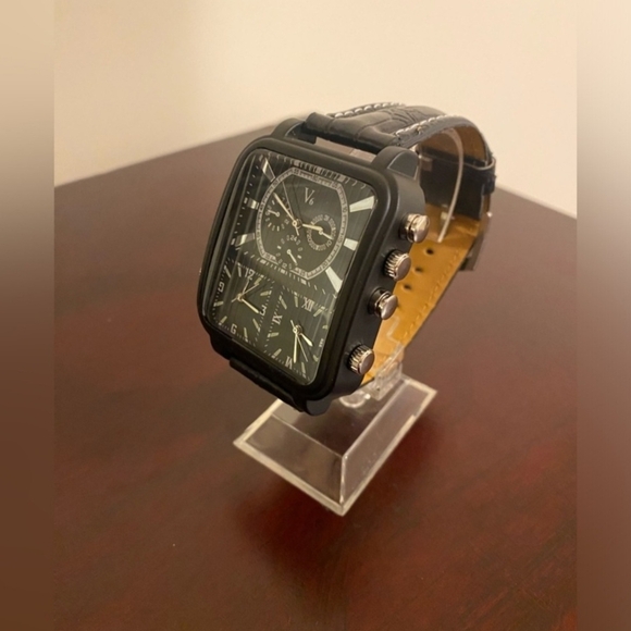 New Black V6 triple time zone fashion watch - Picture 2 of 4